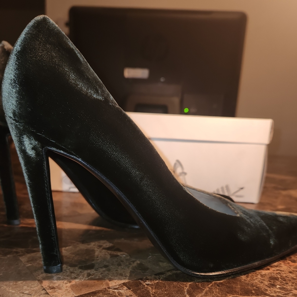 Beautiful Dark Green Prada Heels Velvet material size 38 1/2